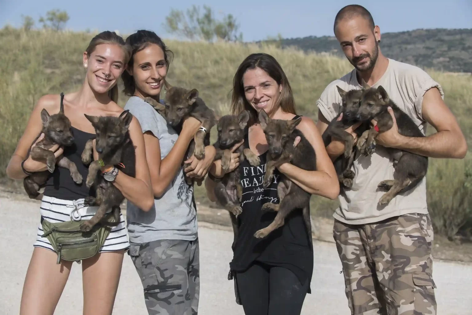 Descubre Fauna y Acción: visitas educativas con animales, cursos de fauna salvaje, experiencias únicas y eventos en Madrid. Aprende, conecta y vive la naturaleza.